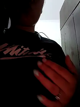 Iampriyaaa15 online show from 8, 9, 2025