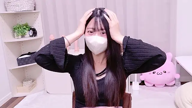 Snapshot of OSUSHI-CHAN chatting on 10, 11, 2025 OSUSHI-CHAN online show from 10, 11, 2025