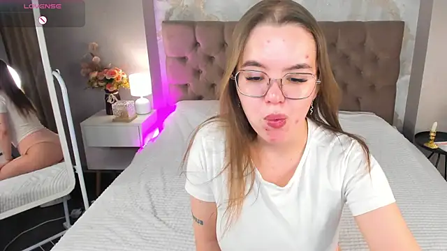 RadiantFairy online show from 14, 11, 2025