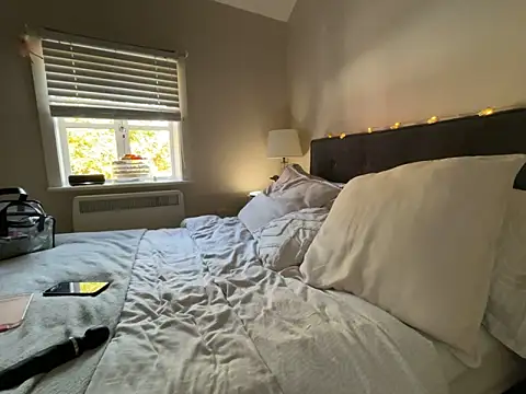 FrancescaXO online show from 22, 10, 2025