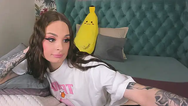 Snapshot of NaughtyLoryy chatting on 1, 11, 2025 NaughtyLoryy online show from 1, 11, 2025