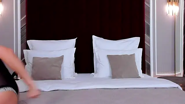 KatherineJan online show from 9, 4, 2026