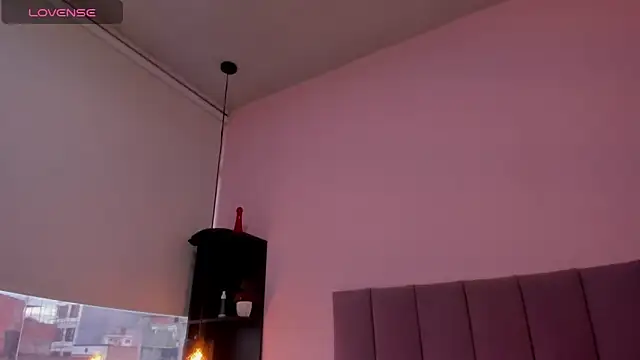 violet myerrs online show from 8, 10, 2025