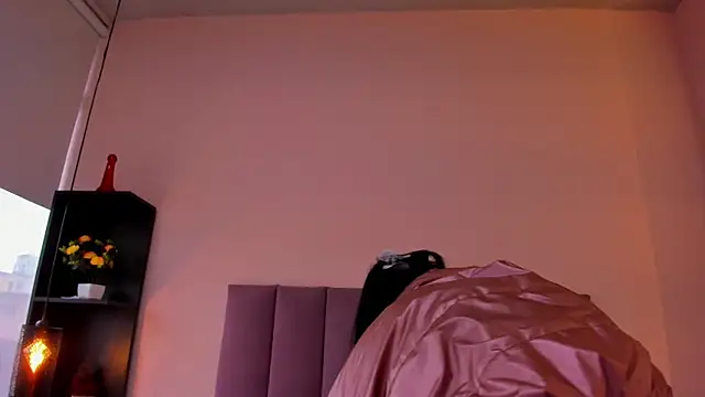 violet myerrs online show from 15, 4, 2026