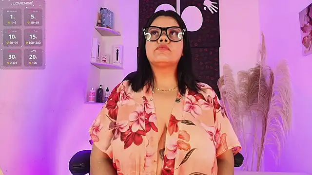 Snapshot of Iamlola_ chatting on 25, 11, 2025 Iamlola online show from 25, 11, 2025