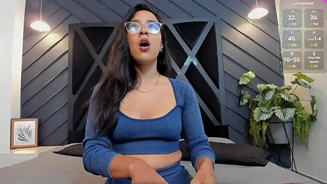 zoe martins  online show from 26, 9, 2025