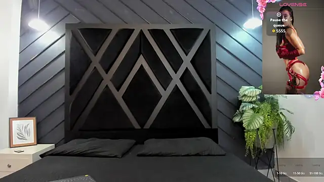 zoe martins  online show from 28, 11, 2025