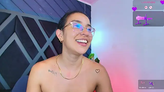 zoe martins  online show from 30, 4, 2026