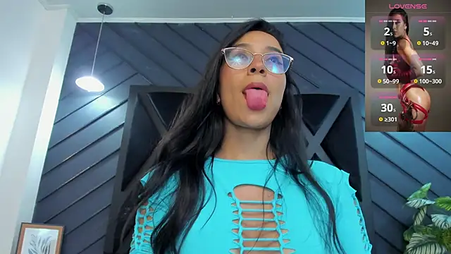 zoe martins  online show from 12, 11, 2025