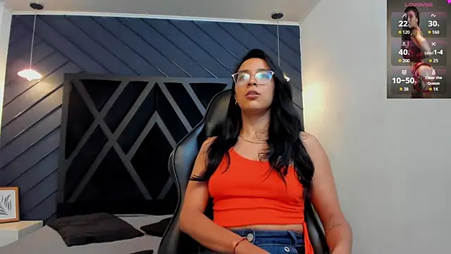 zoe martins  online show from 9, 10, 2025