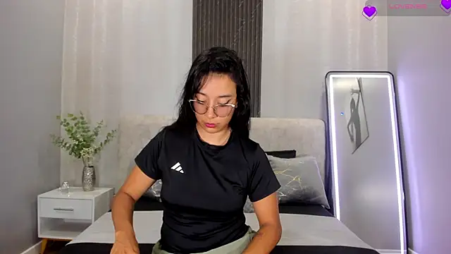 Snapshot of zoe_martins_ chatting on 10, 7, 2026 zoe martins online show from 10, 7, 2026