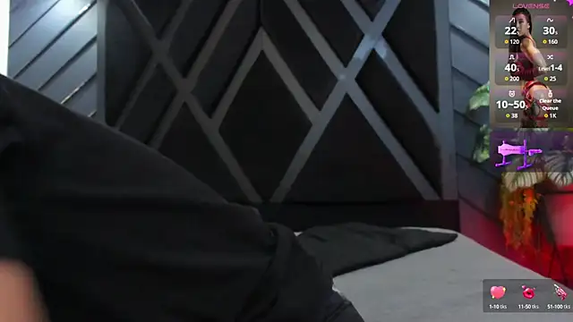 zoe martins  online show from 6, 10, 2025