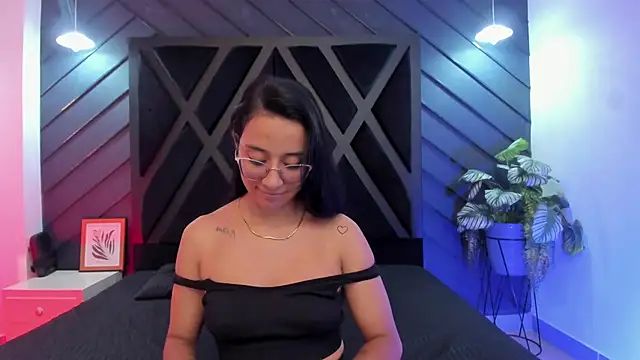 zoe martins  online show from 5, 12, 2025