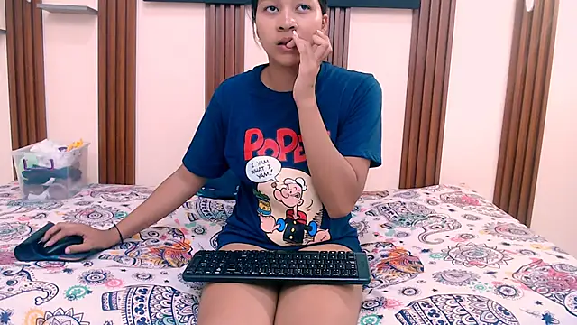 Snapshot of kimberly18cute chatting on 1, 2, 2026 kimberly18cute online show from 1, 2, 2026