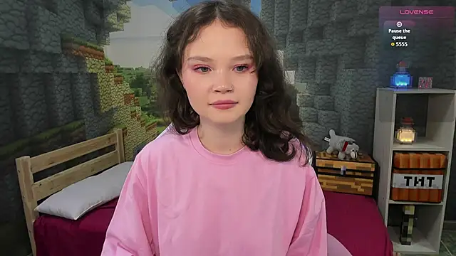 EmilyChaves online show from 28, 9, 2025