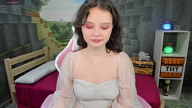 EmilyChaves online show from 18, 9, 2025