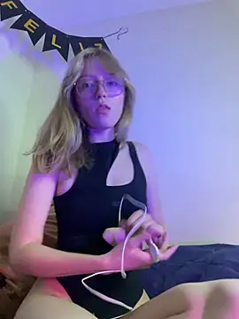 ReenKitty online show from 10, 10, 2025