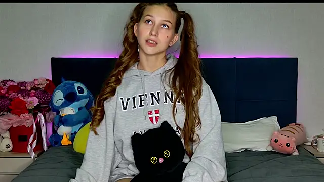 MissEmilyMiller online show from 6, 11, 2025