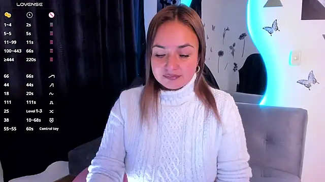 luciamature  online show from 6, 11, 2025