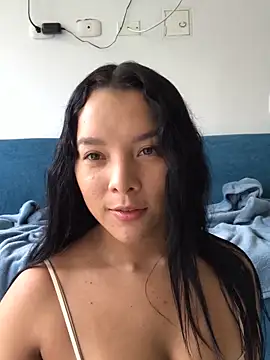 Evelyn  16 online show from 14, 10, 2025