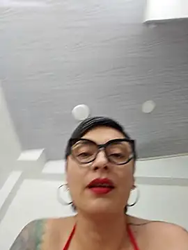 Daniela Leonn online show from 29, 10, 2025