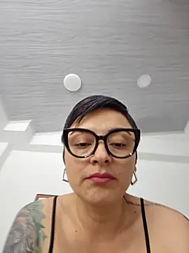 Daniela Leonn online show from 16, 10, 2025