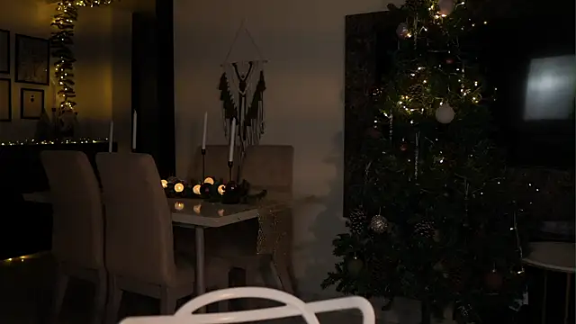 isabella-garcia- online show from 3, 12, 2025