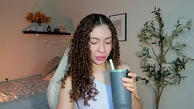 isabella-garcia- online show from 28, 4, 2026