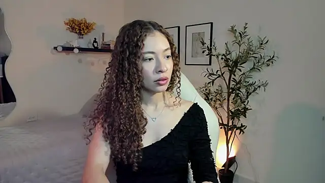 isabella-garcia- online show from 5, 4, 2026