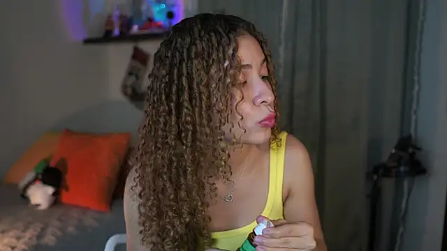 isabella-garcia- online show from 17, 11, 2025