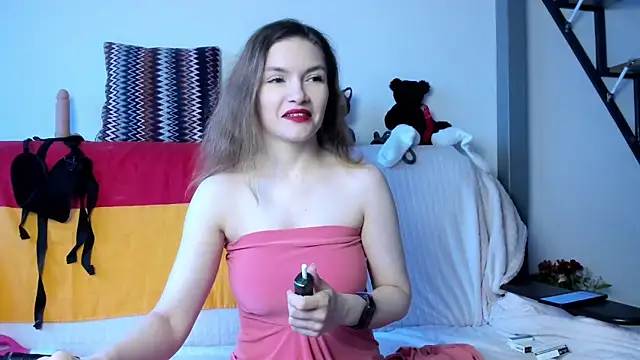 Katherine Twilight online show from 1, 2, 2025