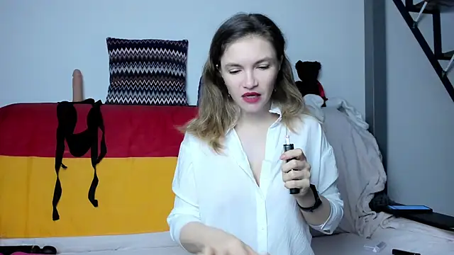 Katherine Twilight online show from 7, 3, 2025