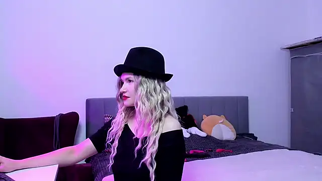 Katherine Twilight online show from 10, 10, 2025