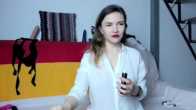 Katherine Twilight online show from 21, 2, 2025