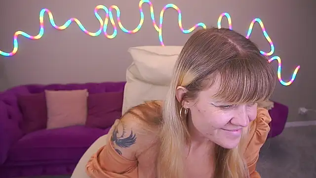 BellaLaPetit online show from 18, 10, 2025