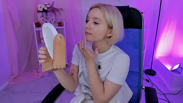 AuroraWrenfield online show from 28, 10, 2025