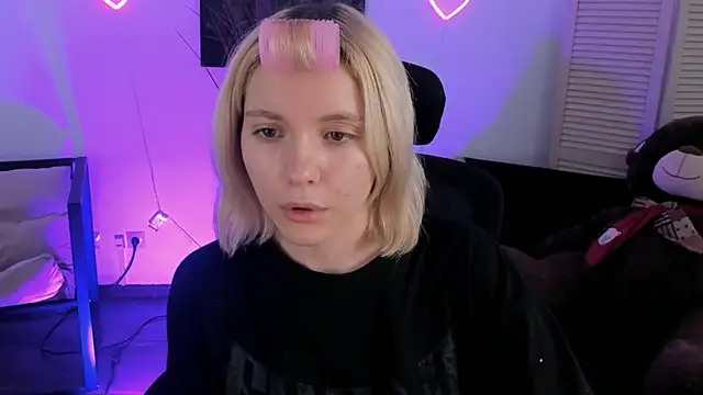 AuroraWrenfield online show from 9, 2, 2026