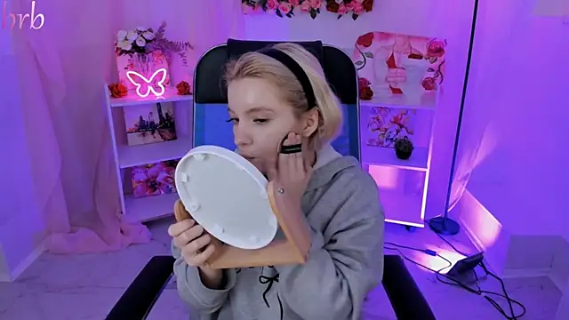 AuroraWrenfield online show from 3, 11, 2025