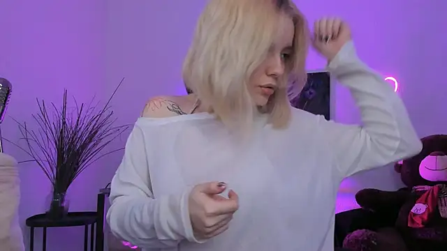 AuroraWrenfield online show from 1, 4, 2026