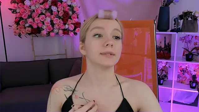 AuroraWrenfield online show from 3, 3, 2026