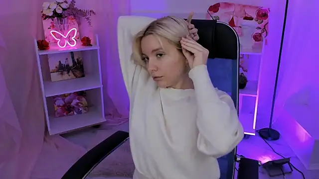 AuroraWrenfield online show from 10, 11, 2025