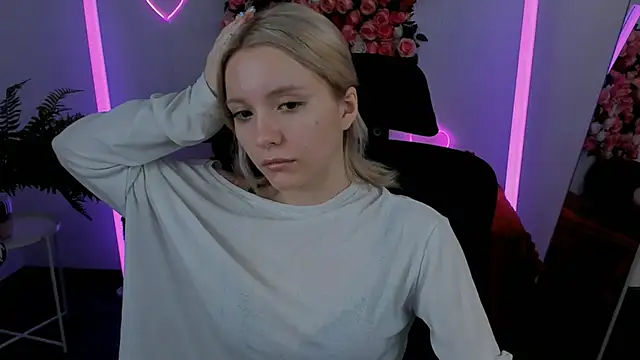 AuroraWrenfield online show from 16, 6, 2026