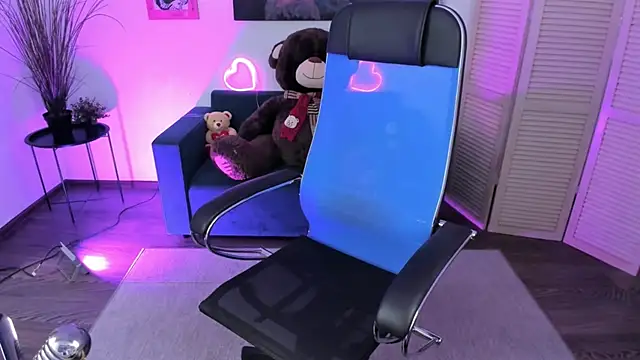 AuroraWrenfield online show from 18, 12, 2025