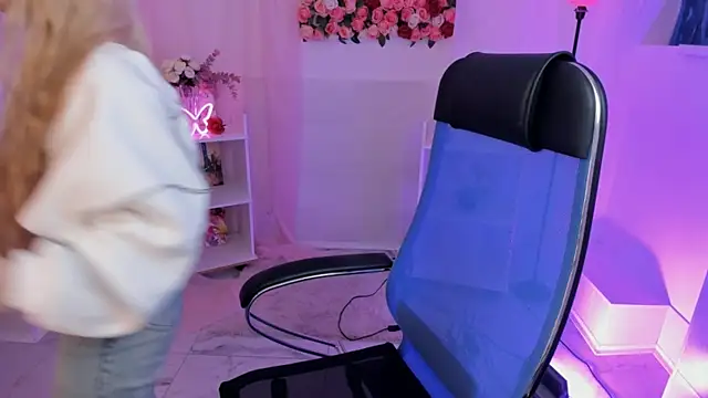 AuroraWrenfield online show from 19, 9, 2025