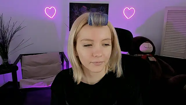 AuroraWrenfield online show from 11, 3, 2026