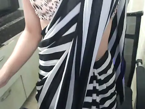 lovepihuu online show from 9, 9, 2025