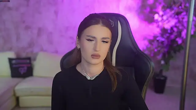 Goldie Flame online show from 14, 12, 2025