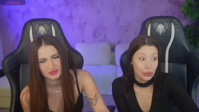 Goldie Flame online show from 15, 10, 2025