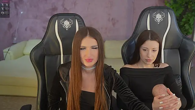 Goldie Flame online show from 6, 11, 2025