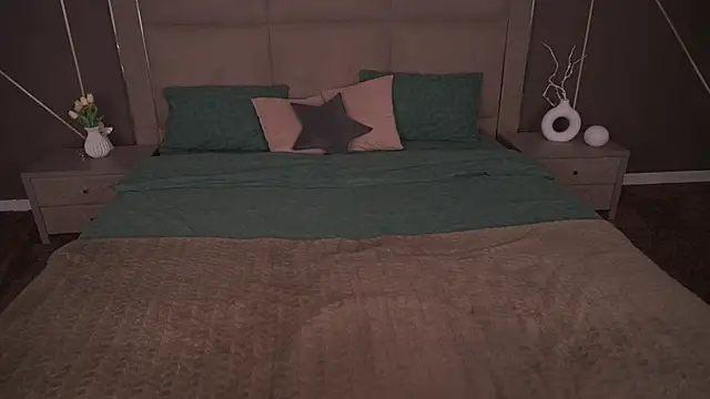 KateShanny online show from 7, 11, 2025